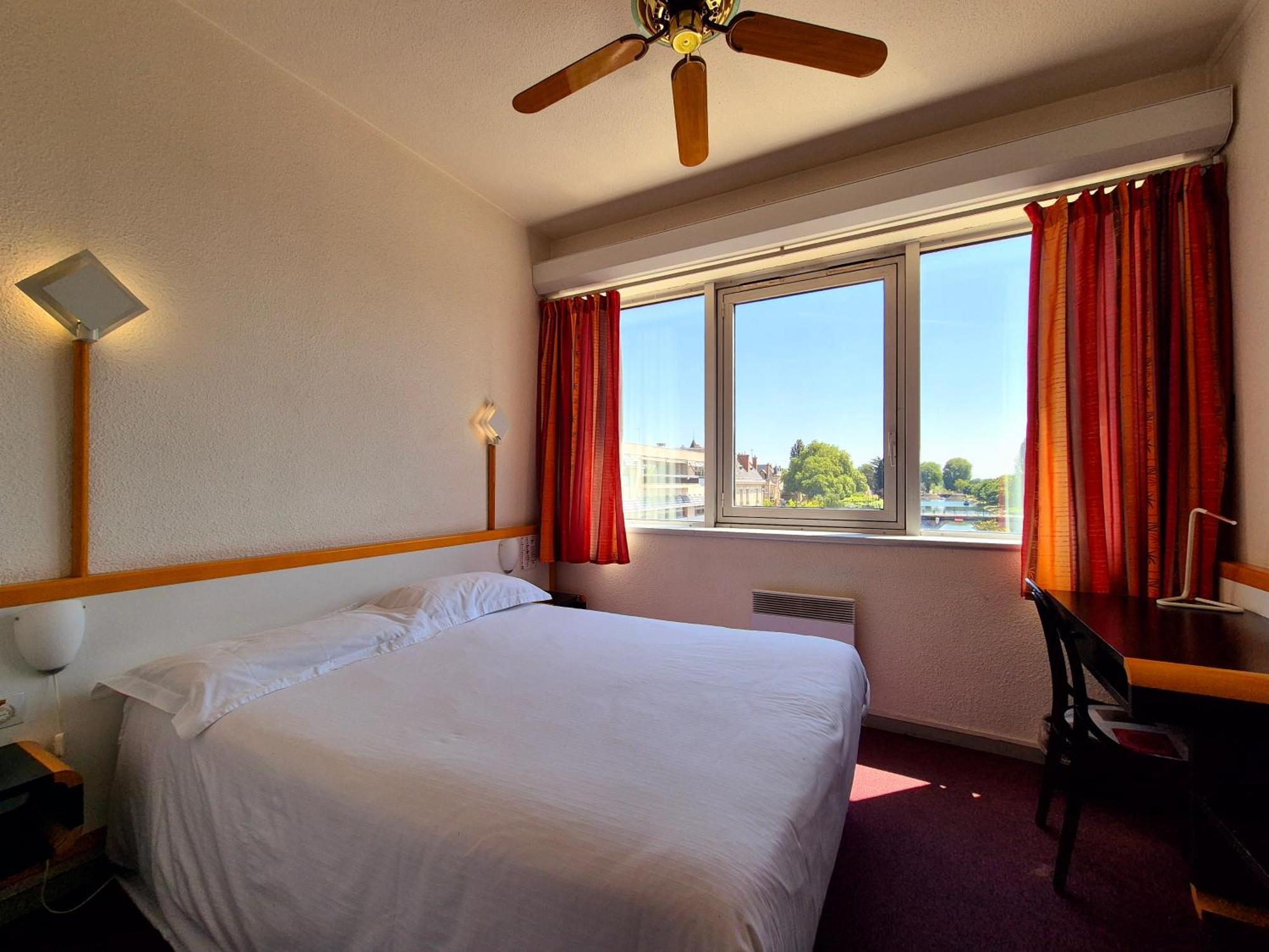 Arche Hotel Vierzon Ngoại thất bức ảnh
